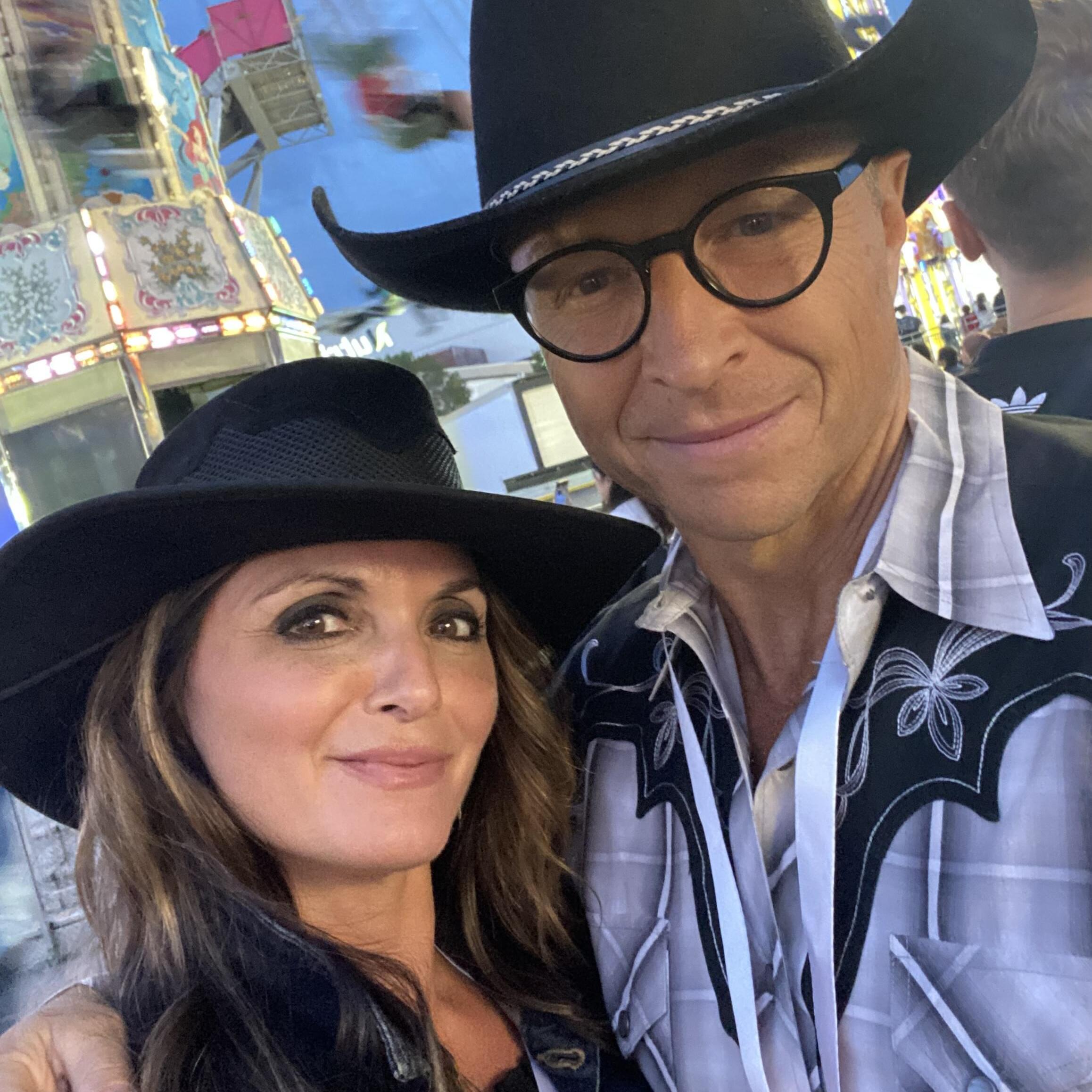 Housekeeper/Caregiver/Cook Needed! Family, English, Pet Care in