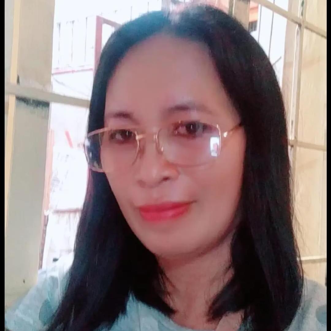 CPR Training Who is Seasoned and Ready to Help baby to take a bath, to