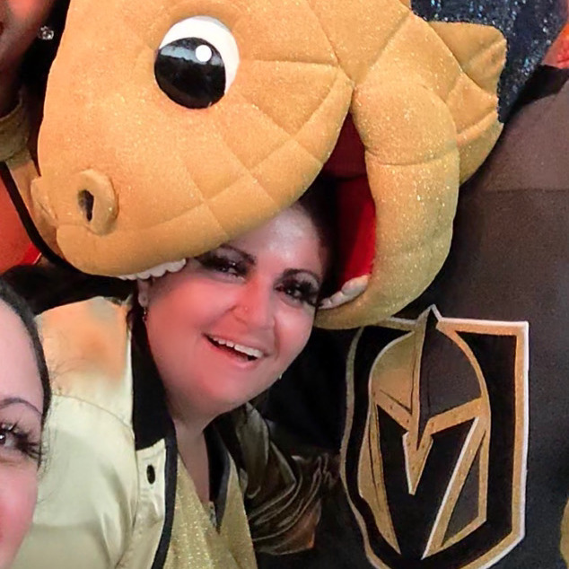 30+ Years Of Experience In Pet Sitting Dog Walker, Pet Sitter in Las