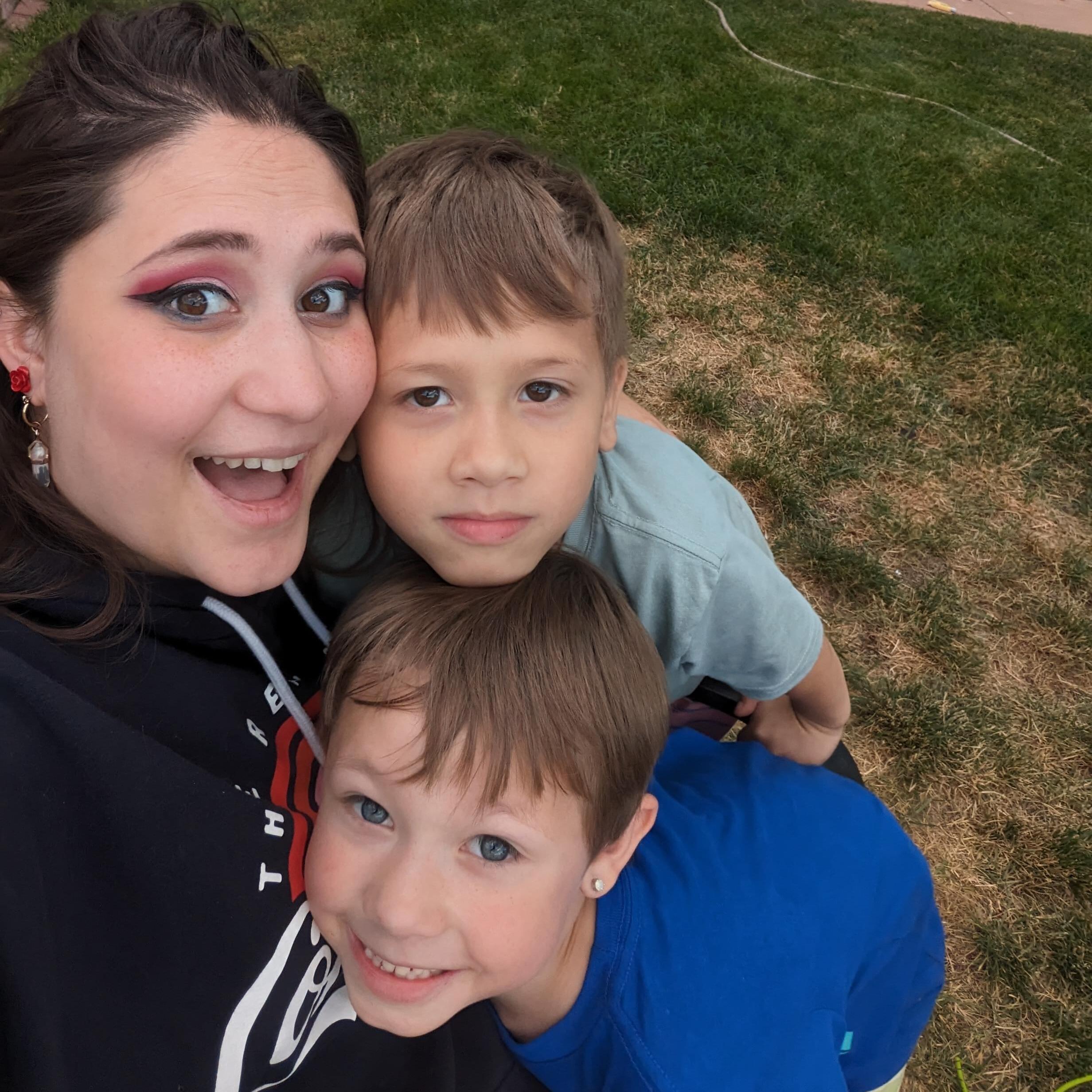 Hiring Ogden, UT Sitter 15/Hr full time Hours Loving Family