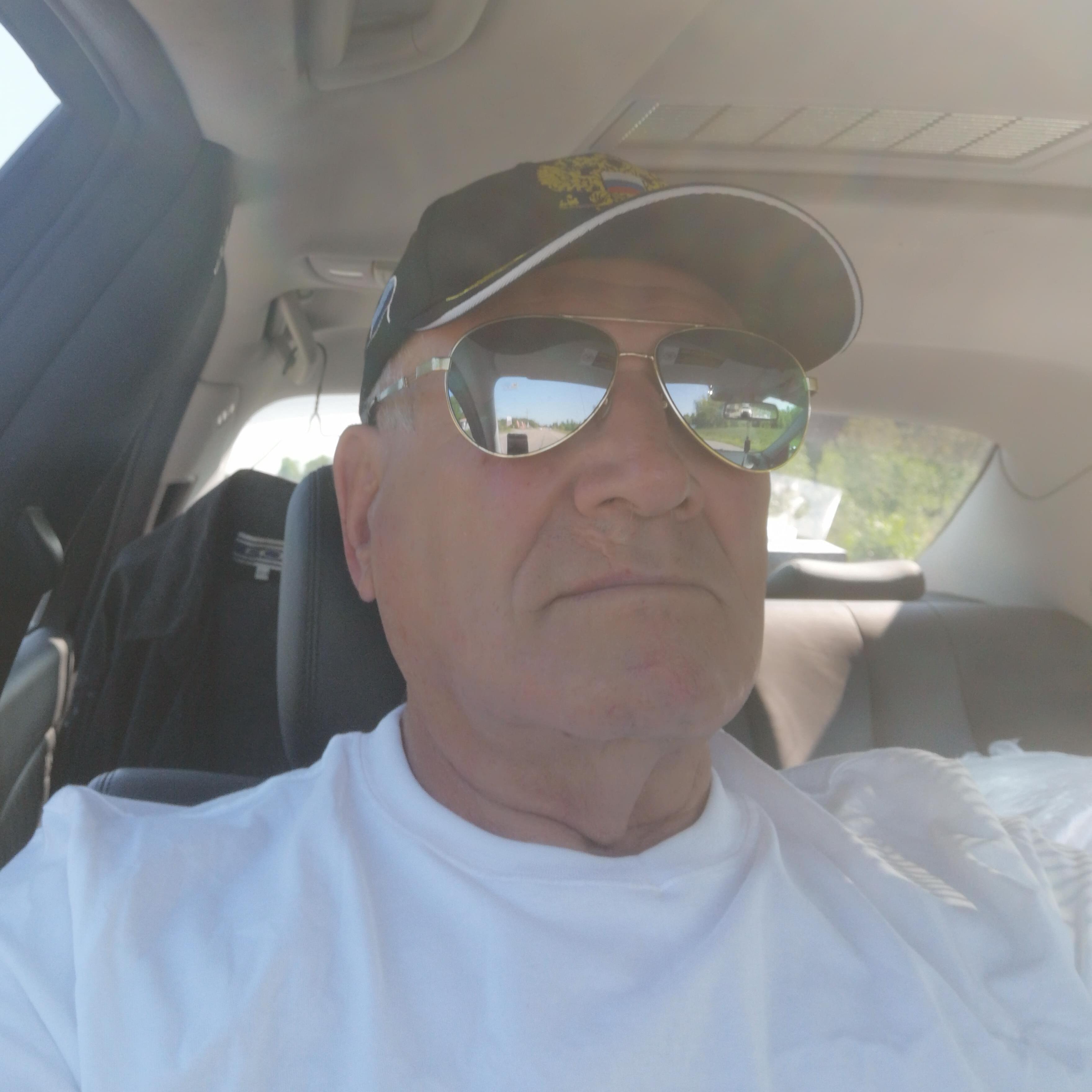 Experience over 30 years. Dry van tanker hopper reefer some flat bed